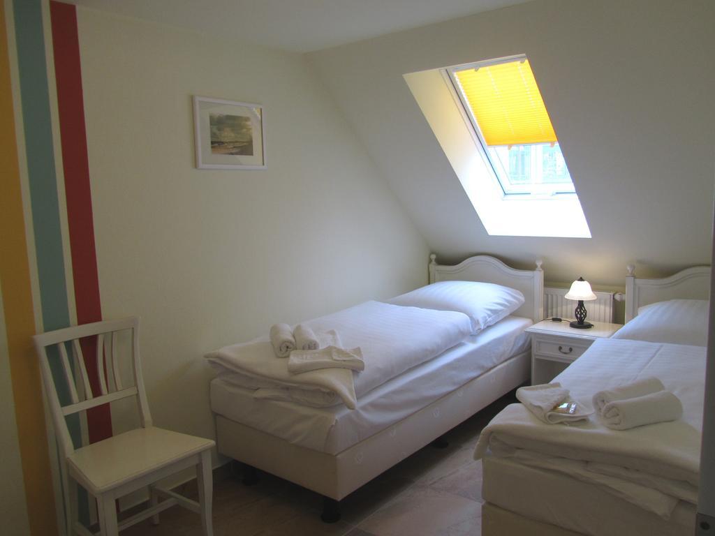 Apartmenthaus Hus Uebi By Rujana Binz Quarto foto