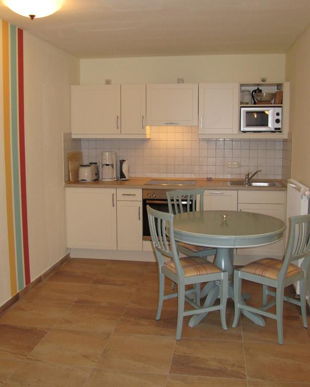 Apartmenthaus Hus Uebi By Rujana Binz Quarto foto