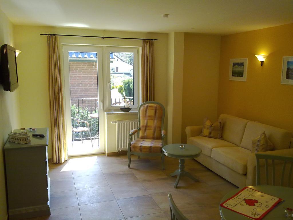 Apartmenthaus Hus Uebi By Rujana Binz Quarto foto
